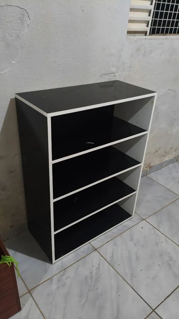 Sapateira ou estante