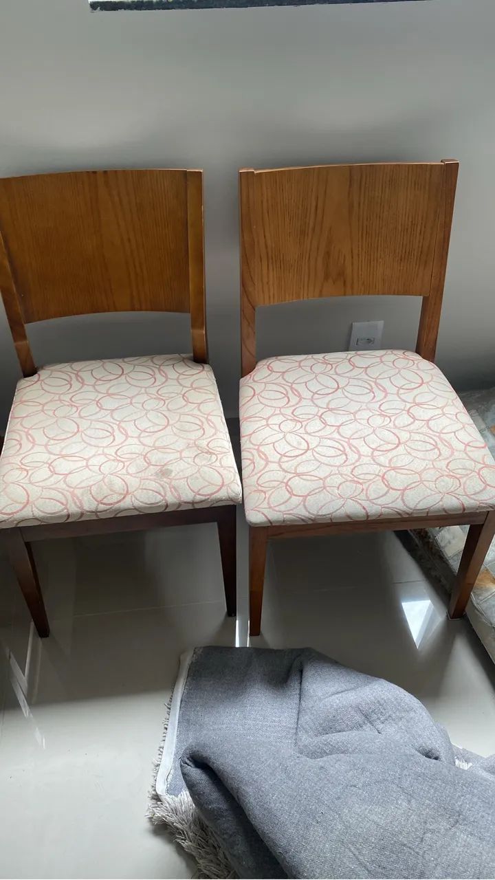 Par de cadeiras sala, escritório ou jantar. 