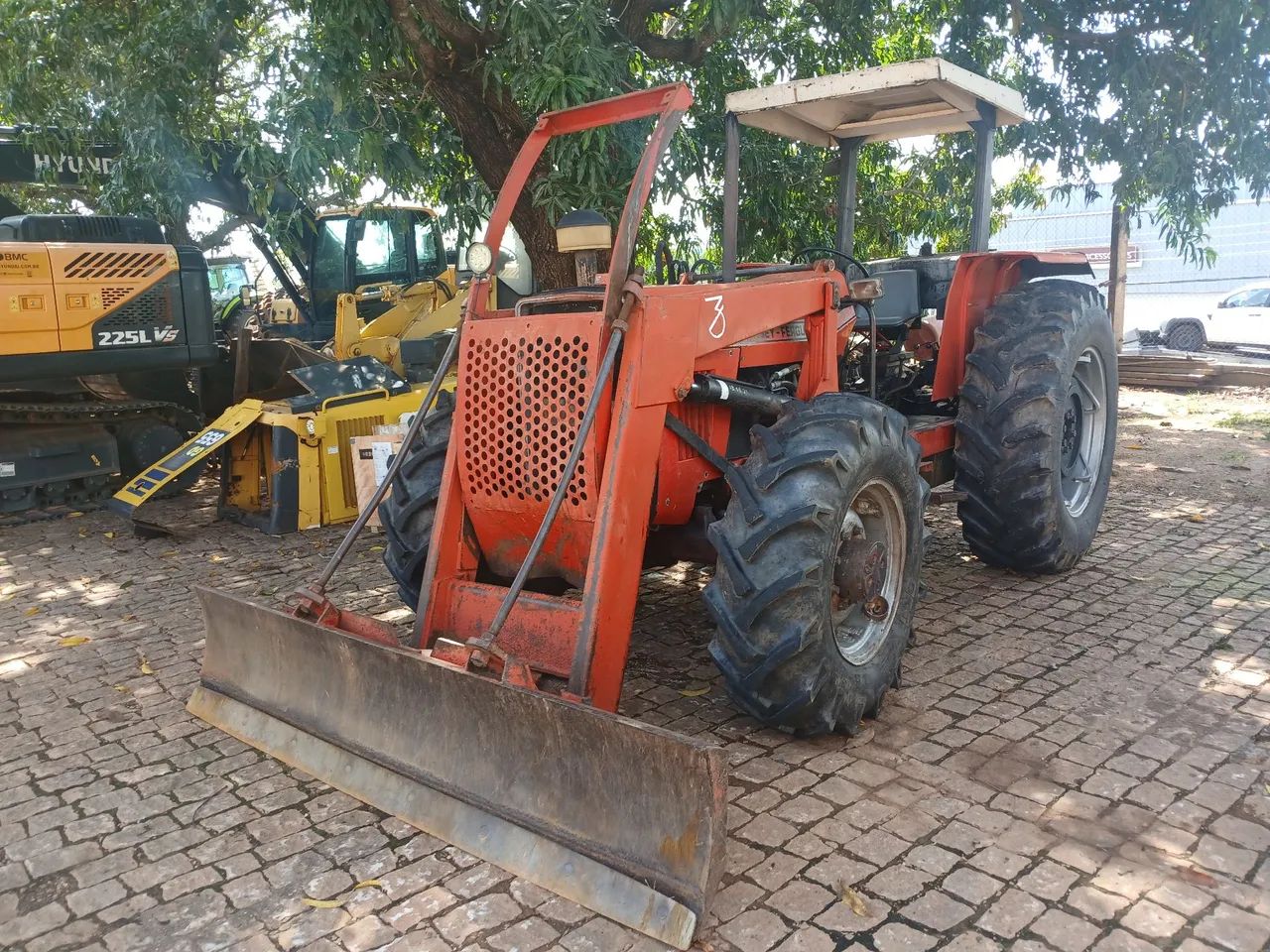 Trator Agrícola MF292 ano 2000 com lâmina frontal