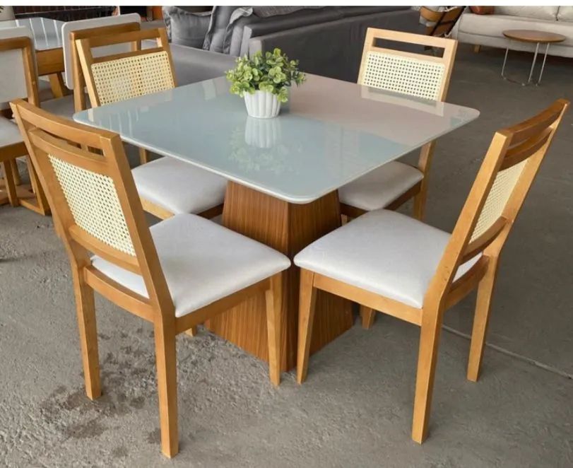 Mesa de jantar fênix com 4 cadeiras 