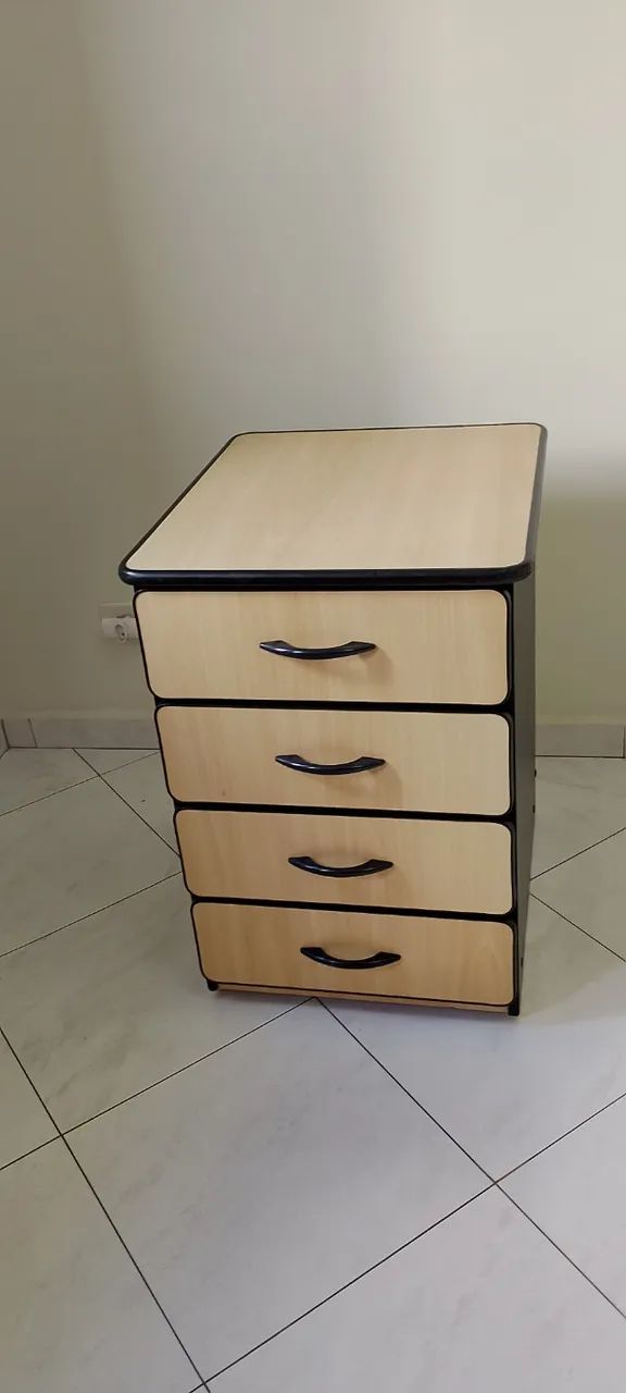 Mesa para Escritório com Gaveteiro Seminova  - Foto 4