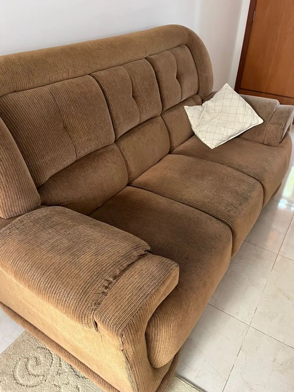 Three-Seater Sofa65569113300738120