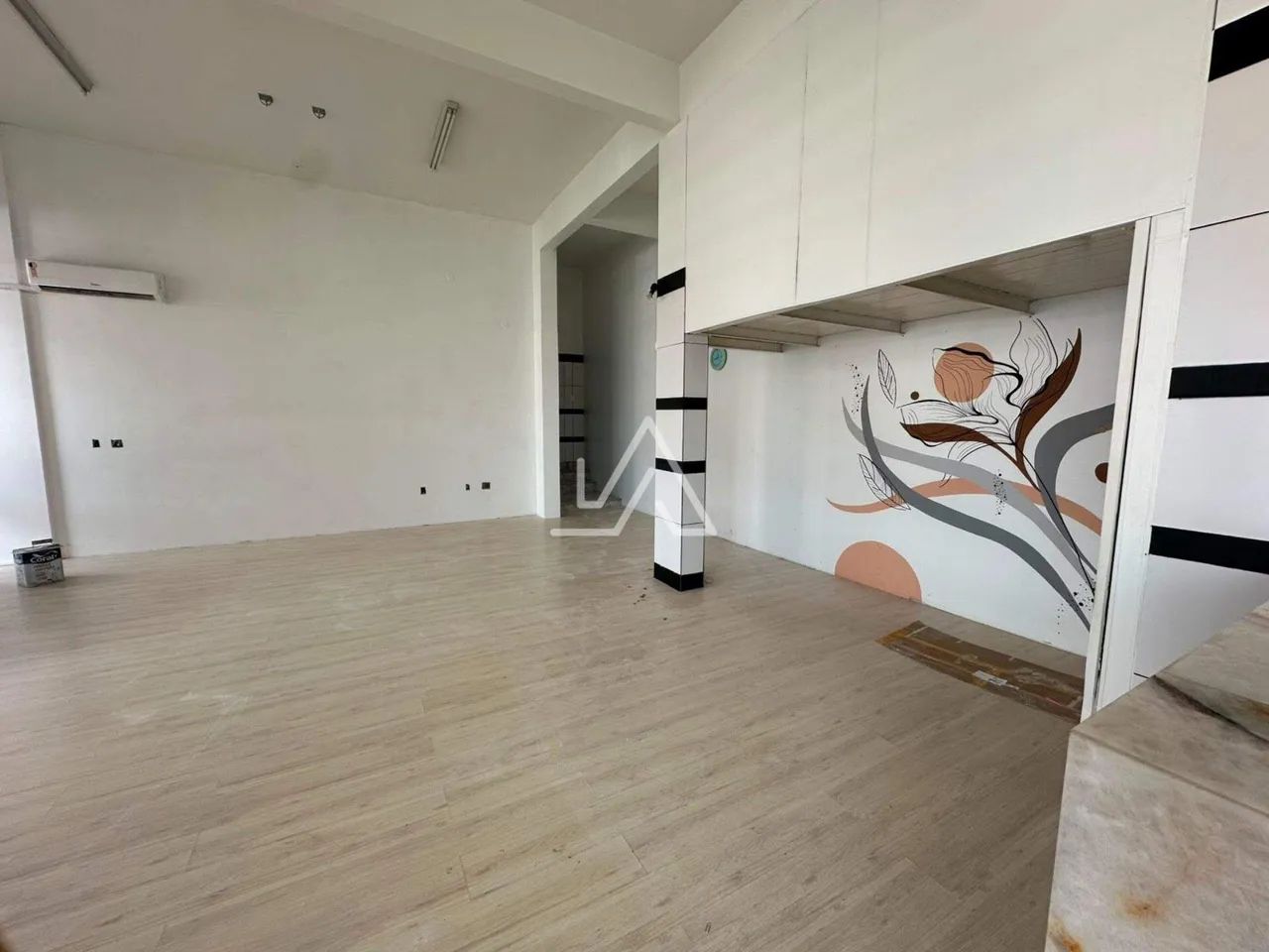 SALA COMERCIAL TÉRREA EM EXCELENTE LOCALIZAÇÃO - Foto 4