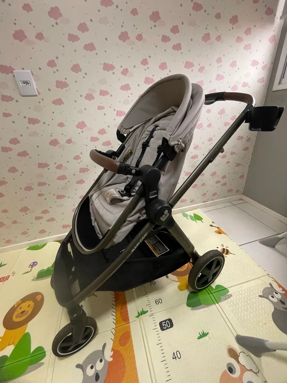 Carrinho de bebê/  bebê conforto importado 