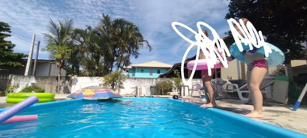 Casa com piscina a 1500 metros da praia  - Foto 2