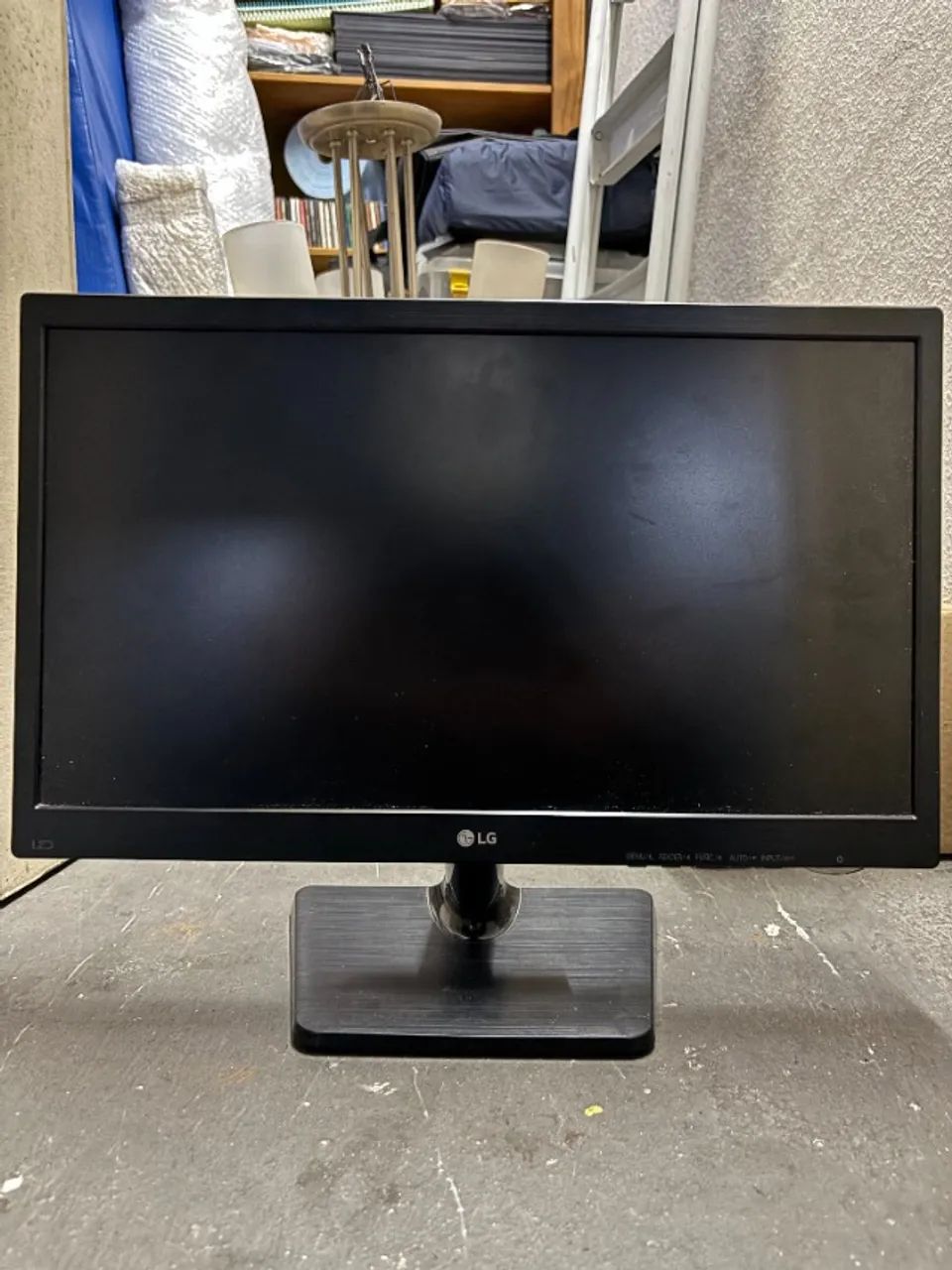Monitor LG Flatron, Tela 19.5" - Preto