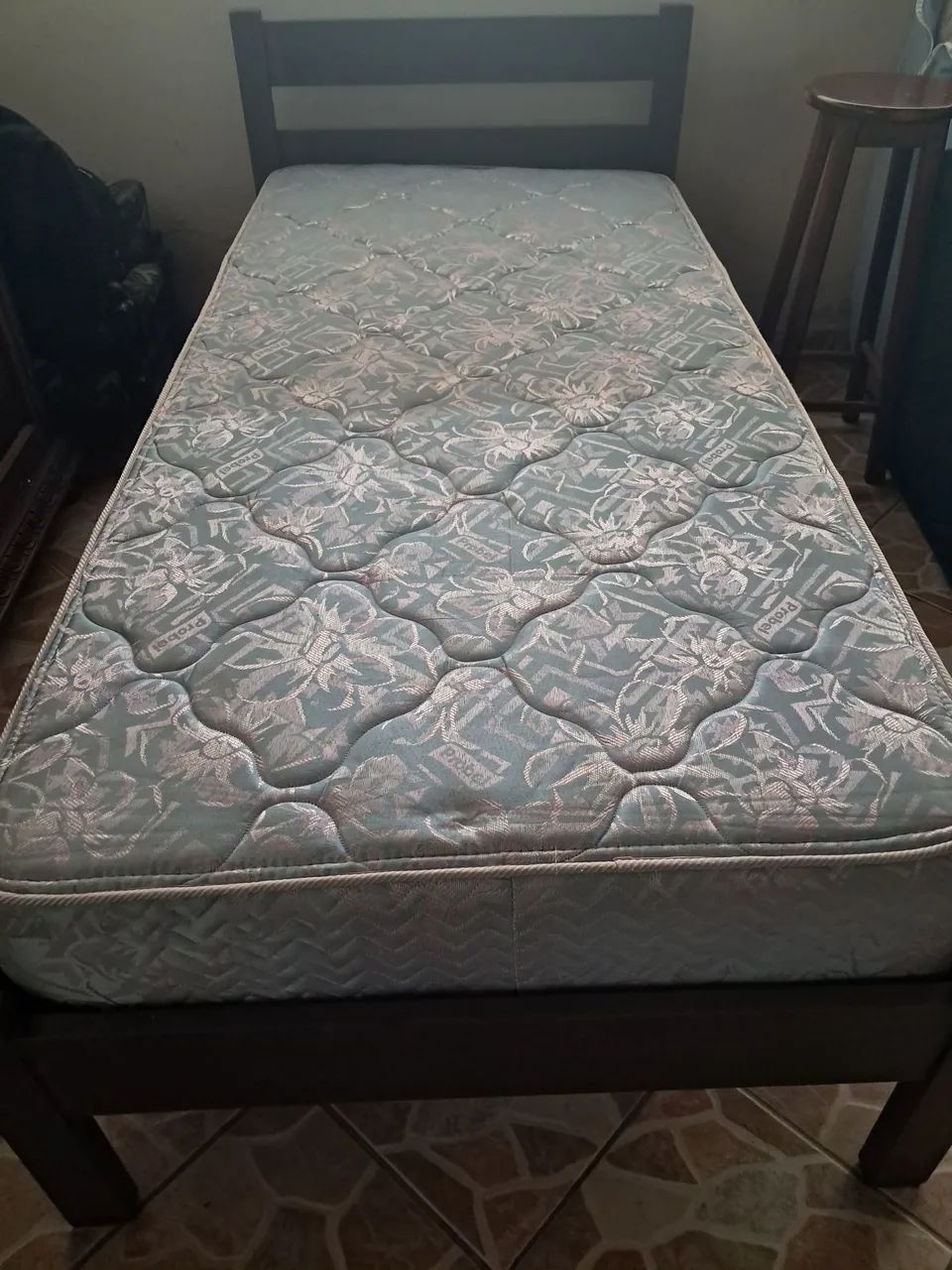 Cama com colchão  - Foto 2