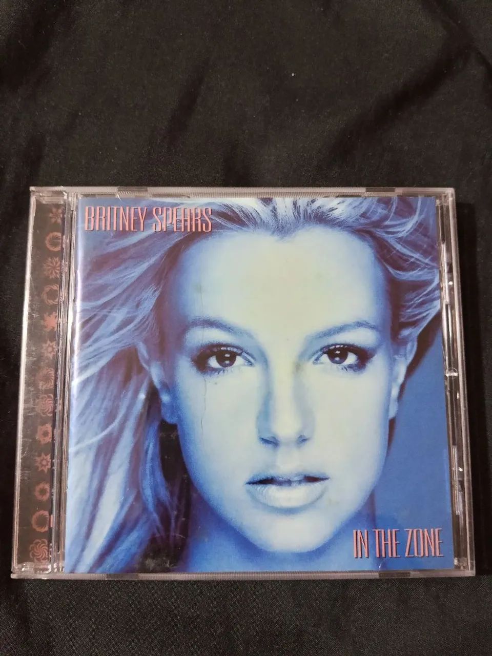 Britney Spears Álbum com Don't Hung Up.