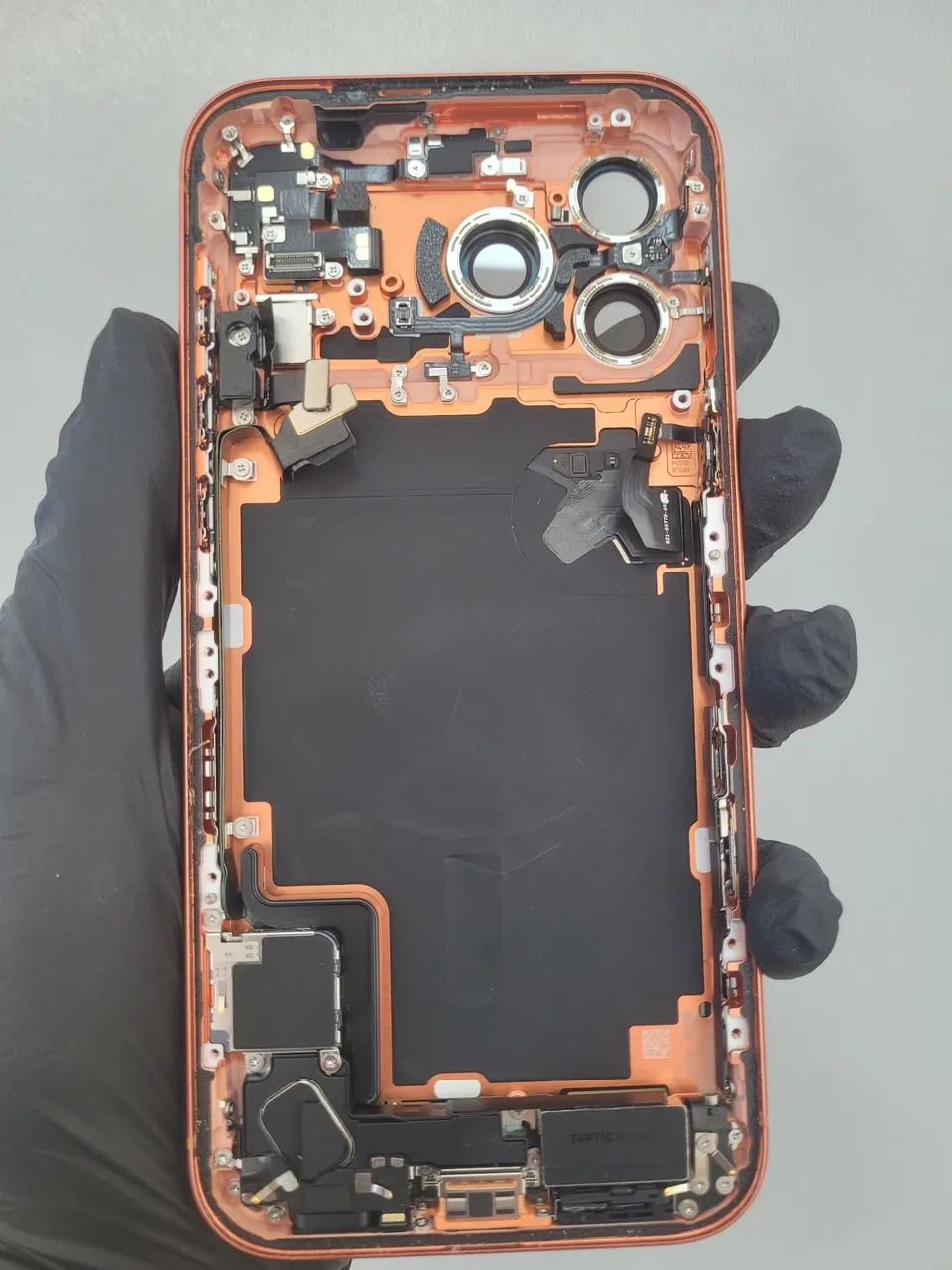 Carcaça Original iPhone 17 Pro Max Laranja com Chip Usada(Contem marcas de uso) - Foto 2