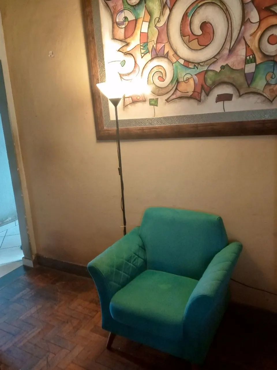 Poltrona azul linho ótimo para estudo e quarto ou sala de visitas  - Foto 2