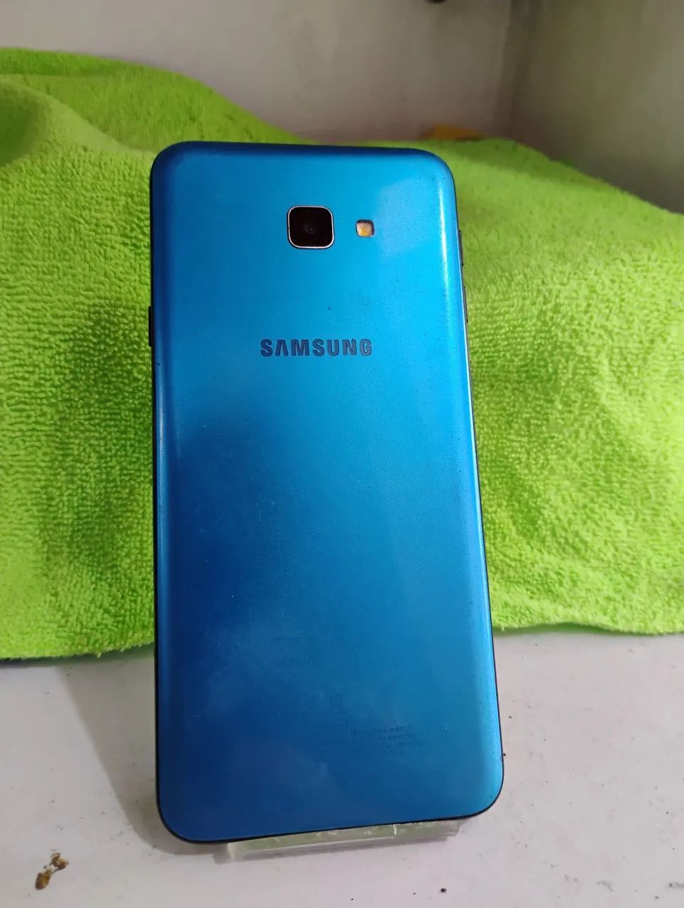 Celular Samsung Galaxy J4 core  - Foto 2