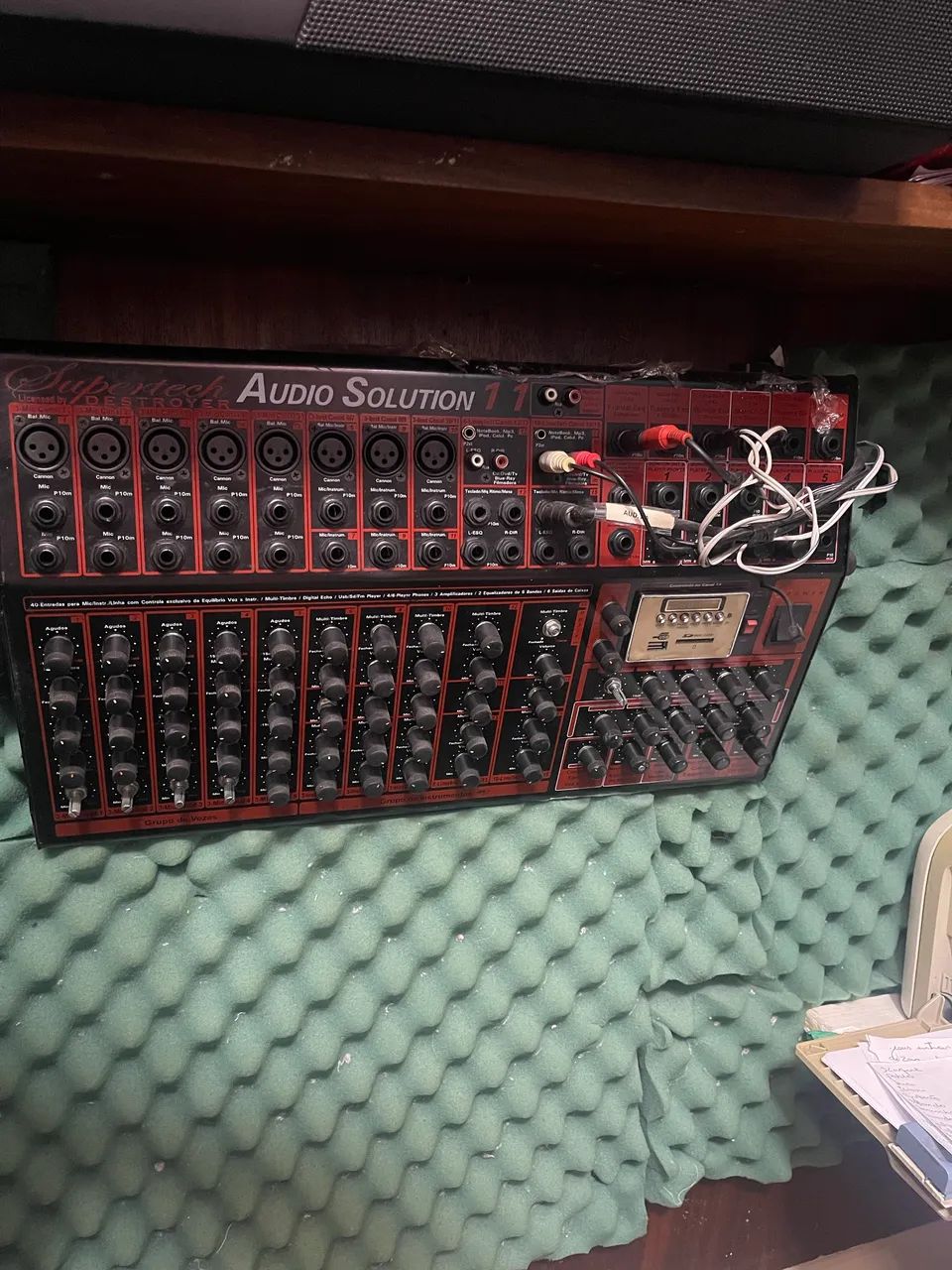 MESA DE SOM 