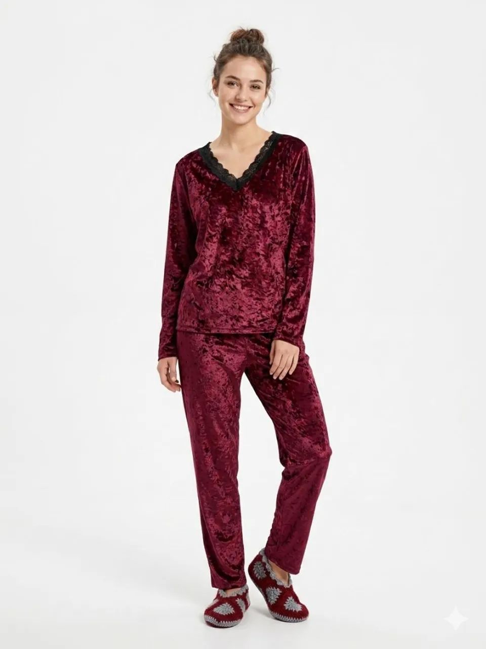 Pijama feminino veludo com renda vinho 