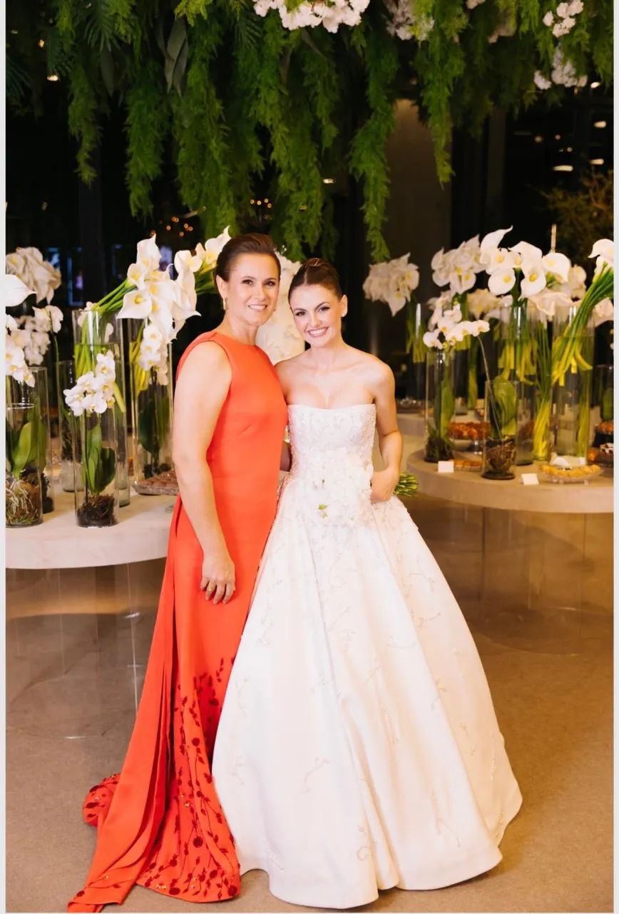 Vendo vestido de festa