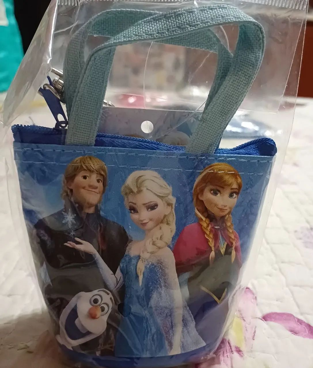 Kit Frozen bloco de notas, porta moeda e necessaire - Foto 2