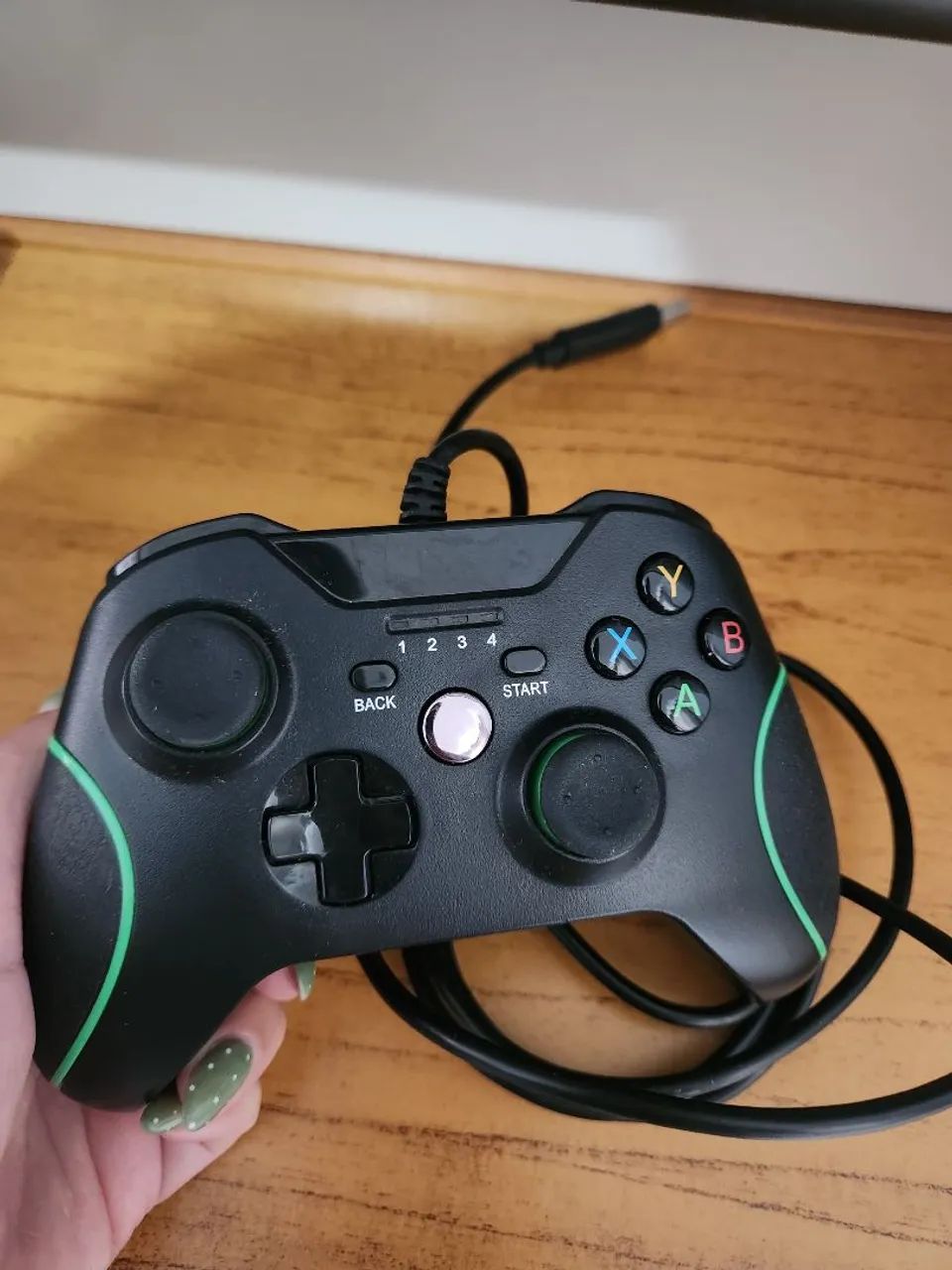 VENDO CONTROLE USB COMPATÍVEL COM XBOX ONE/360 E PC