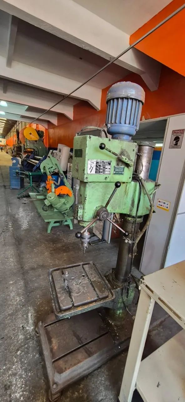 Vendo Furadeira de Coluna Marca Fundoya  - Foto 3