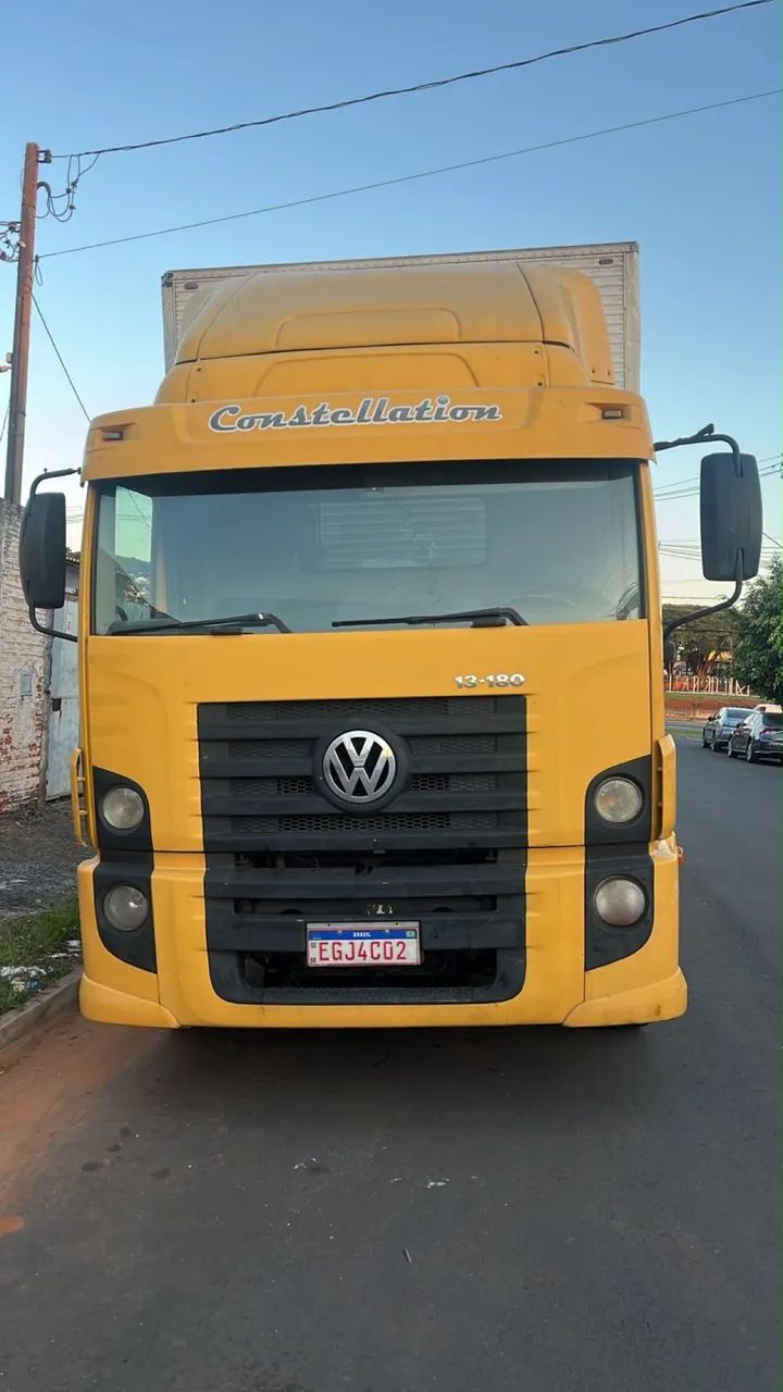 Caminhão Costellation 