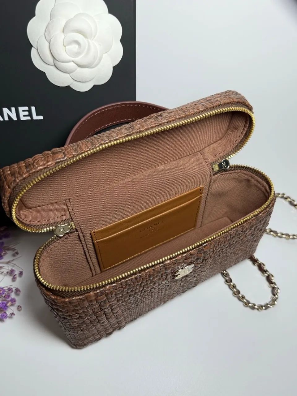 Bolsa Chanel Marrom Trançada com Alças - Foto 3