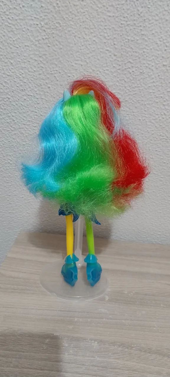Boneca Equestria Rainbow Dash A8832 - Rainbow Rocks - My Little Pony - Foto 5
