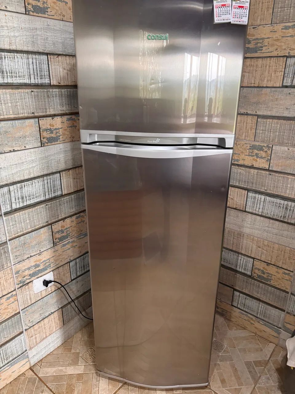 Geladeira + sofá 436600679265751042