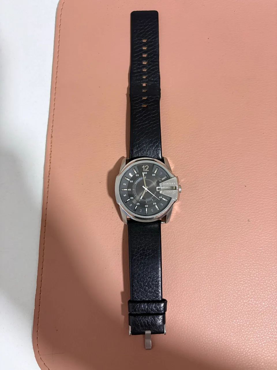 Relógio Diesel DZ1206 com pulseira de couro preta