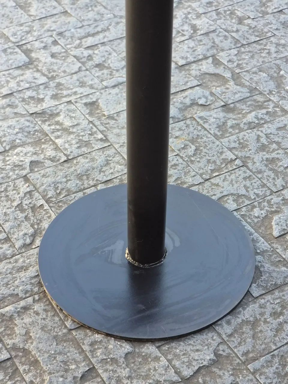 Mesa de madeira com ferro fundido - Foto 2
