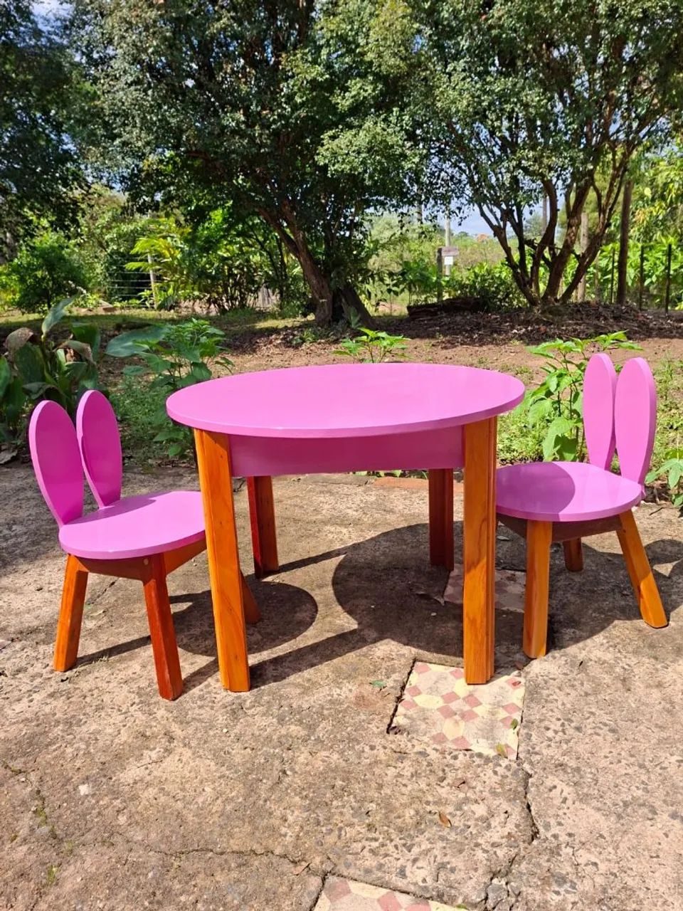 Kit de Mesa Infantil com 2 Cadeirinhas de Coelho - Foto 2
