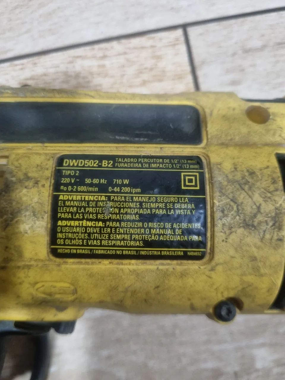Furadeira DeWALT profissional dwd502b