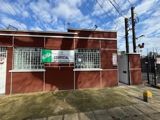 Excelente Residência Comercial no Prado Velho