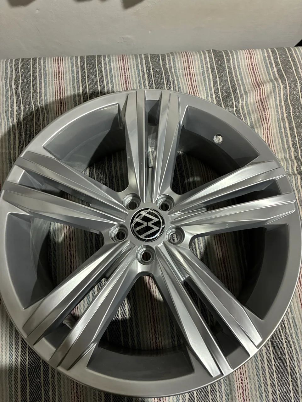 Rodas tiguan aro 18 furação 5/100 Na caixa 