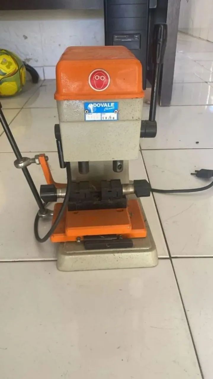 Vendo vendo 2 máquinas de chave e 1,000chaves - Foto 3