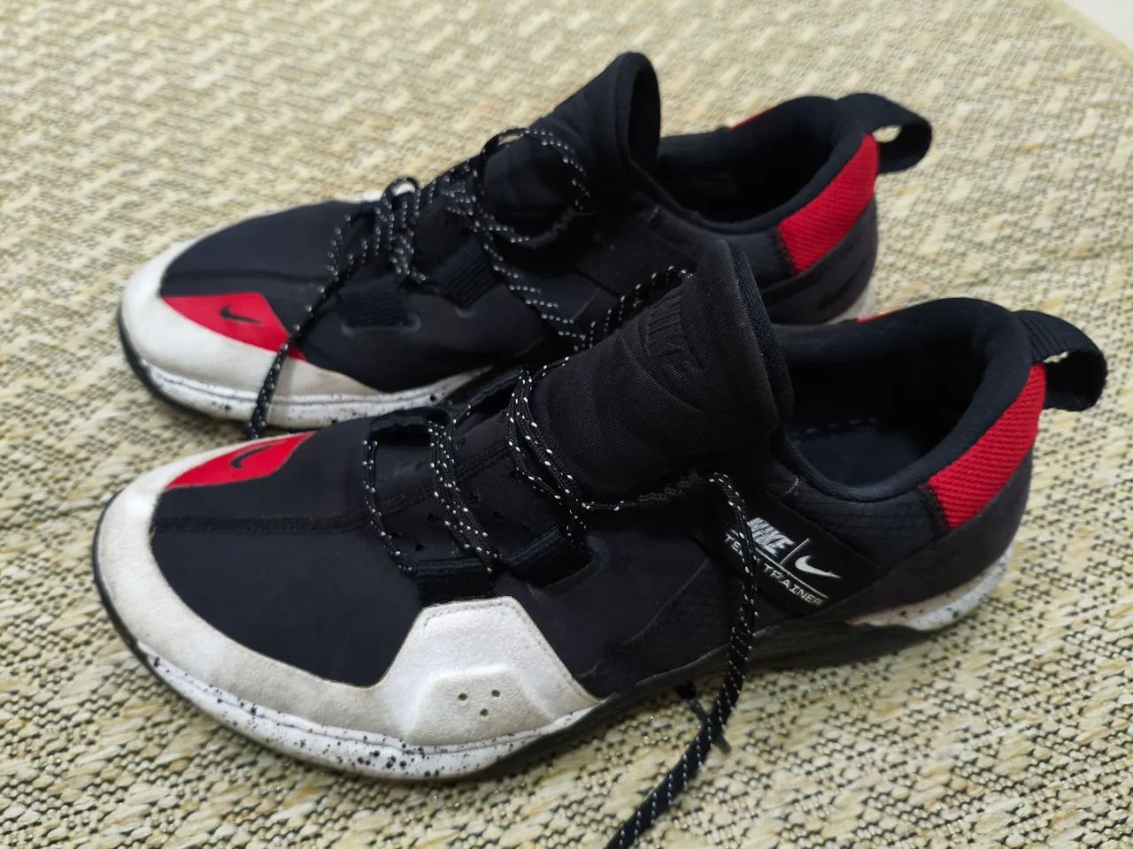 Tênis Nike Tech trainee n°41 R$ 200