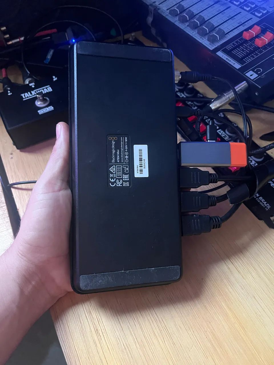 ATEM Mini Blackmagic Design | Mesa de Corte para Live e Podcast | - Foto 2