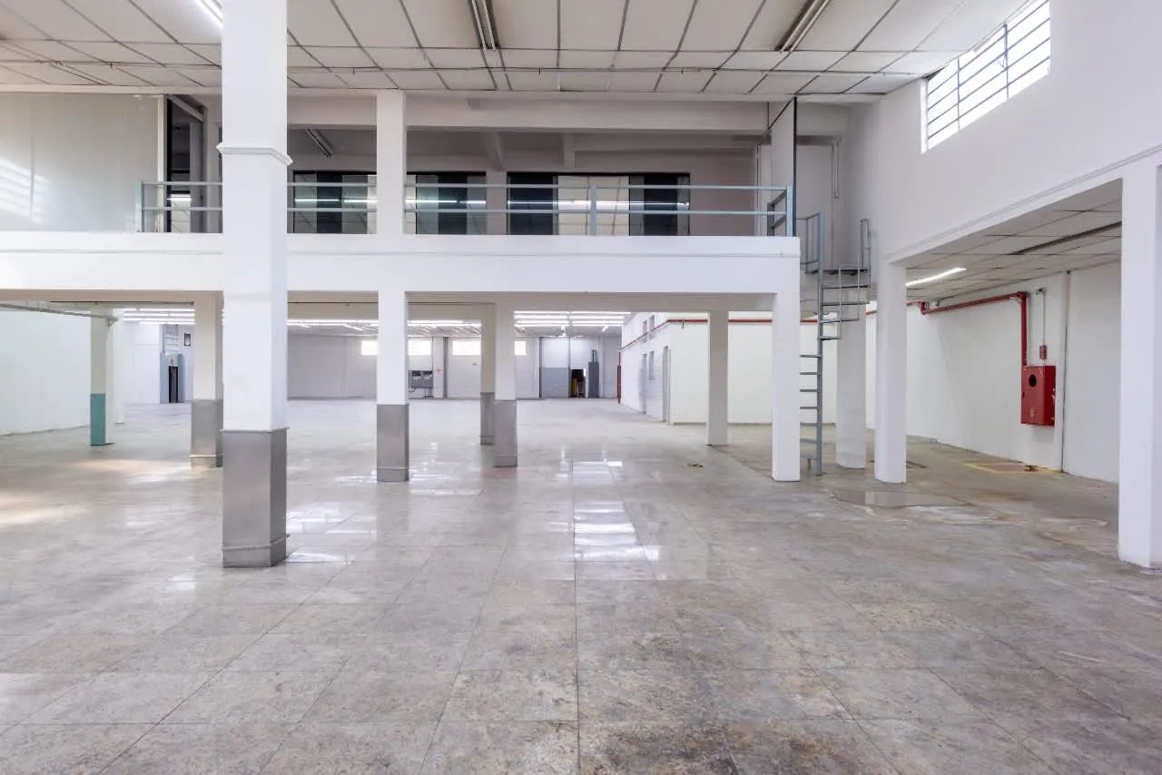 Galpão na Rua Victória Simionato, 796  3610 m² - Foto 4