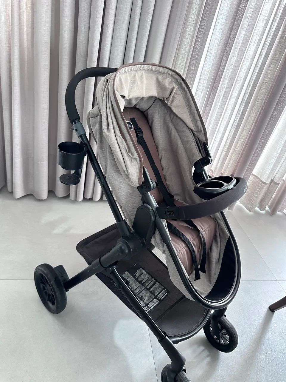 Carrinho de bebê e bebê conforto evenflo pivot - Foto 4