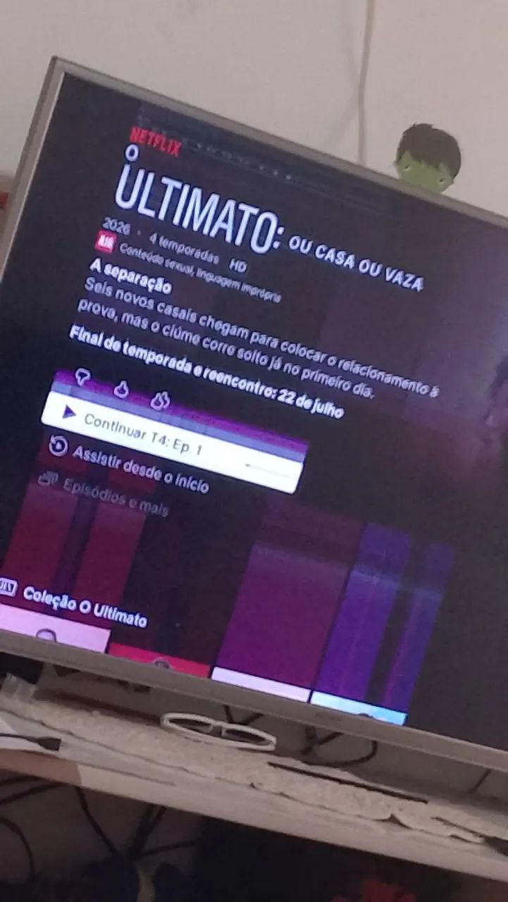 Tv 43 polegadas com pequeno defeito 