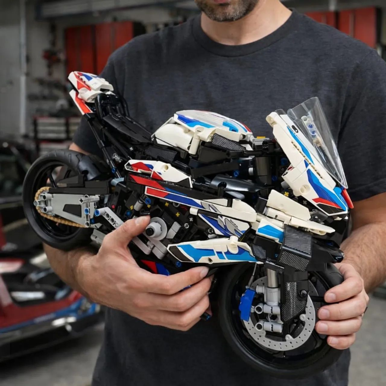 BLOCOS DE MONTAR BMW M1000RR COM 1920 PEÇAS MOD 42130 MARCA MEGA TIPO LEGO -CAIXA ORIGINAL - Foto 2