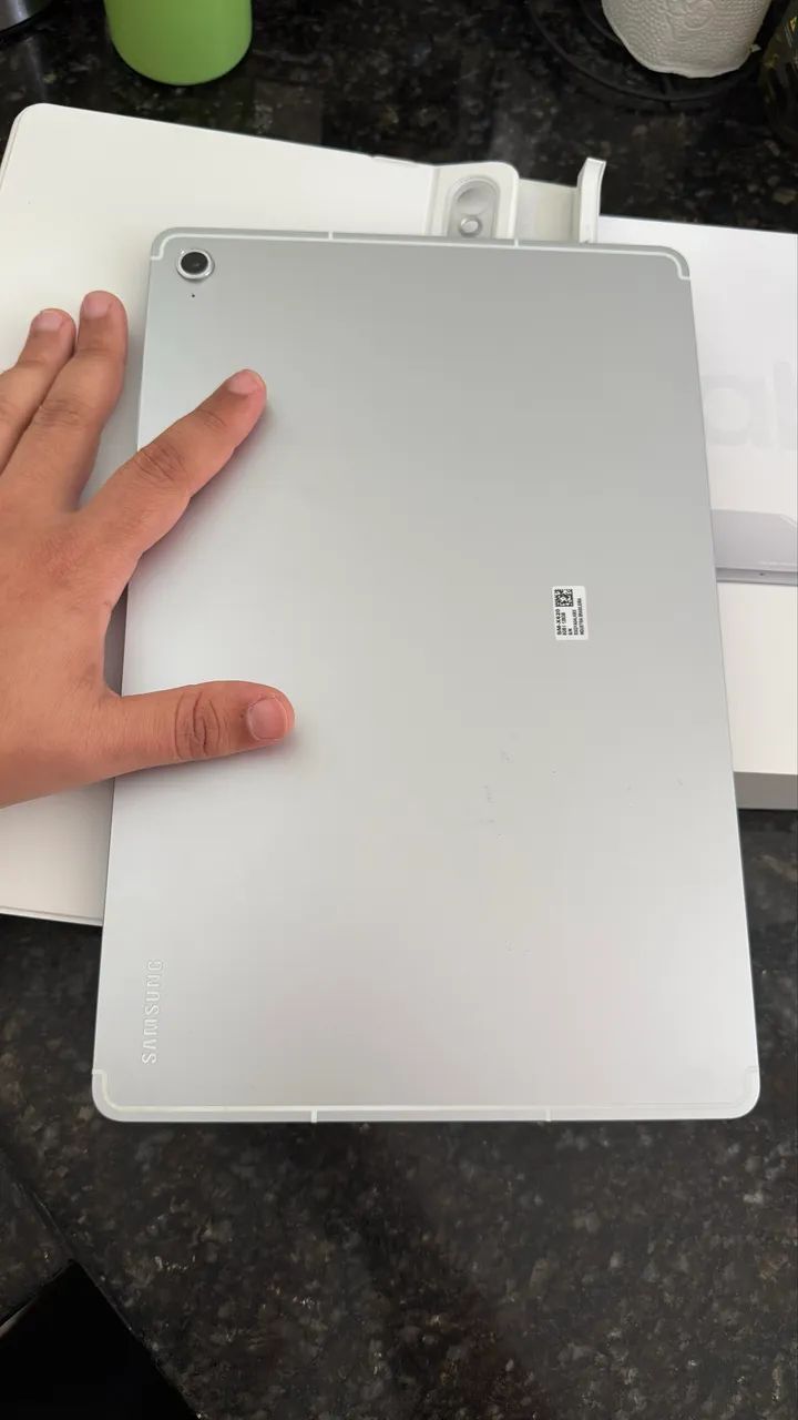 Tablet Samsung Galaxy Tab S10 FE+ WiFi Prata, 128GB, S Pen e Capa Inclusas - Foto 4