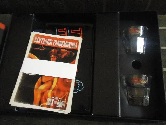 Gift Set Blu-ray Um Drink no Inferno - Foto 2