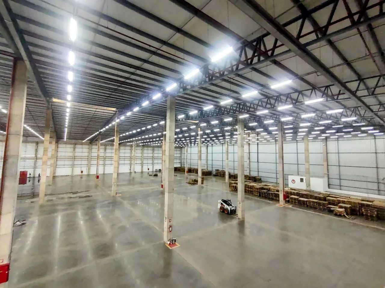 Galpão logístico em condomínio com 4.000m² Pé Direito 12m, 8 Docas, Estacionamento 30.000m - Foto 9