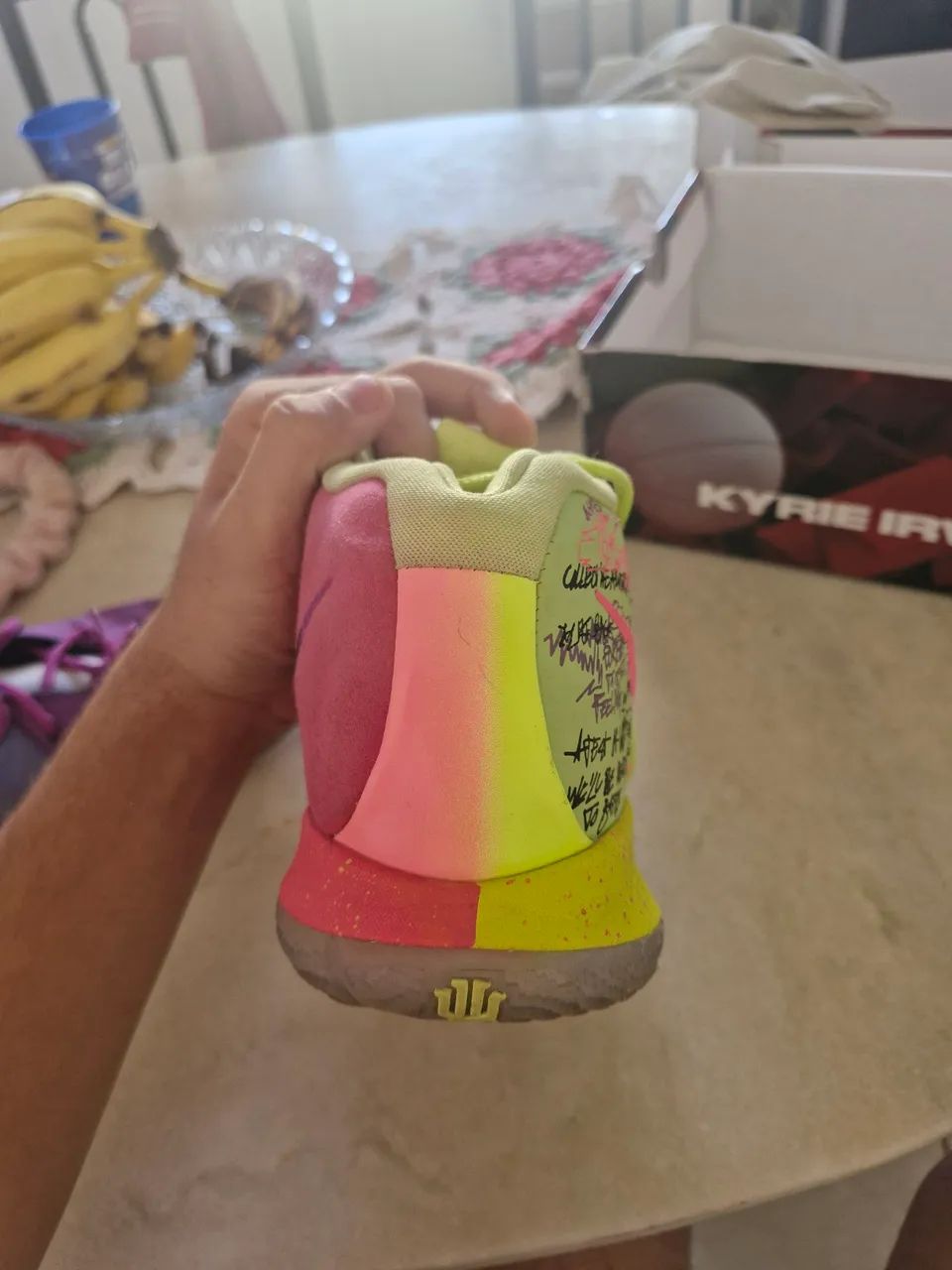 KYRIE 4 CONFETTI - Foto 4