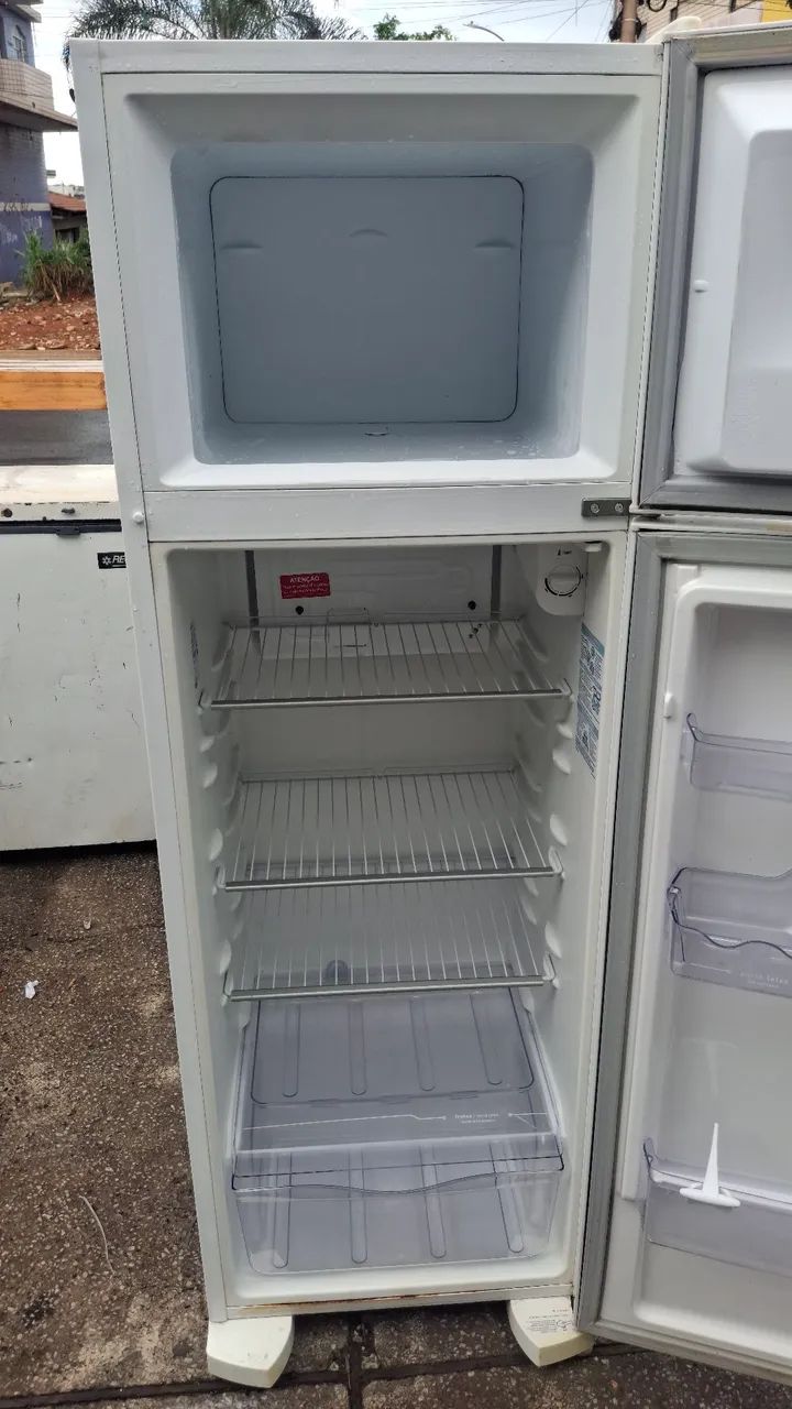 GELADEIRA ELECTROLUX DUPLEX DGELO SEMI-NOVA  - Foto 4