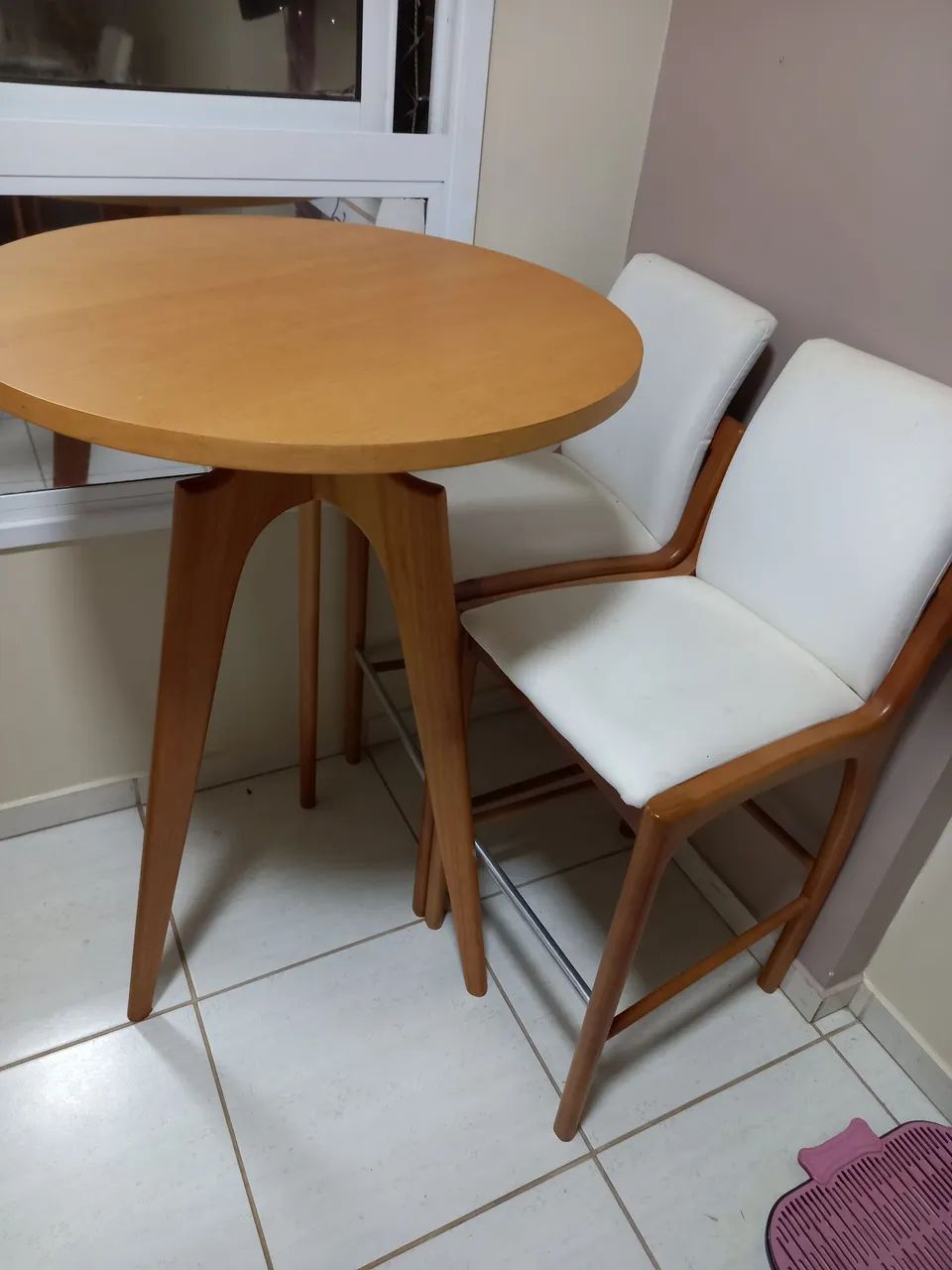 Vendo bistrô  com banquetas