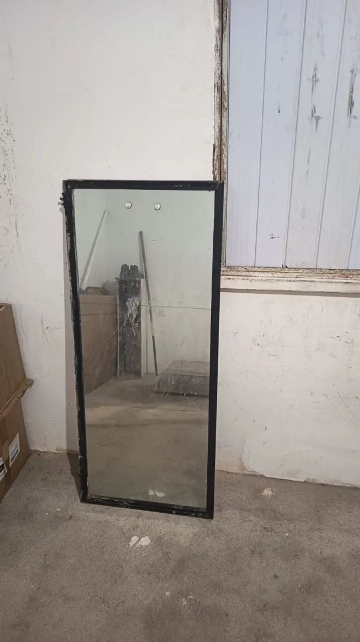 Janela de ferro com vidro
