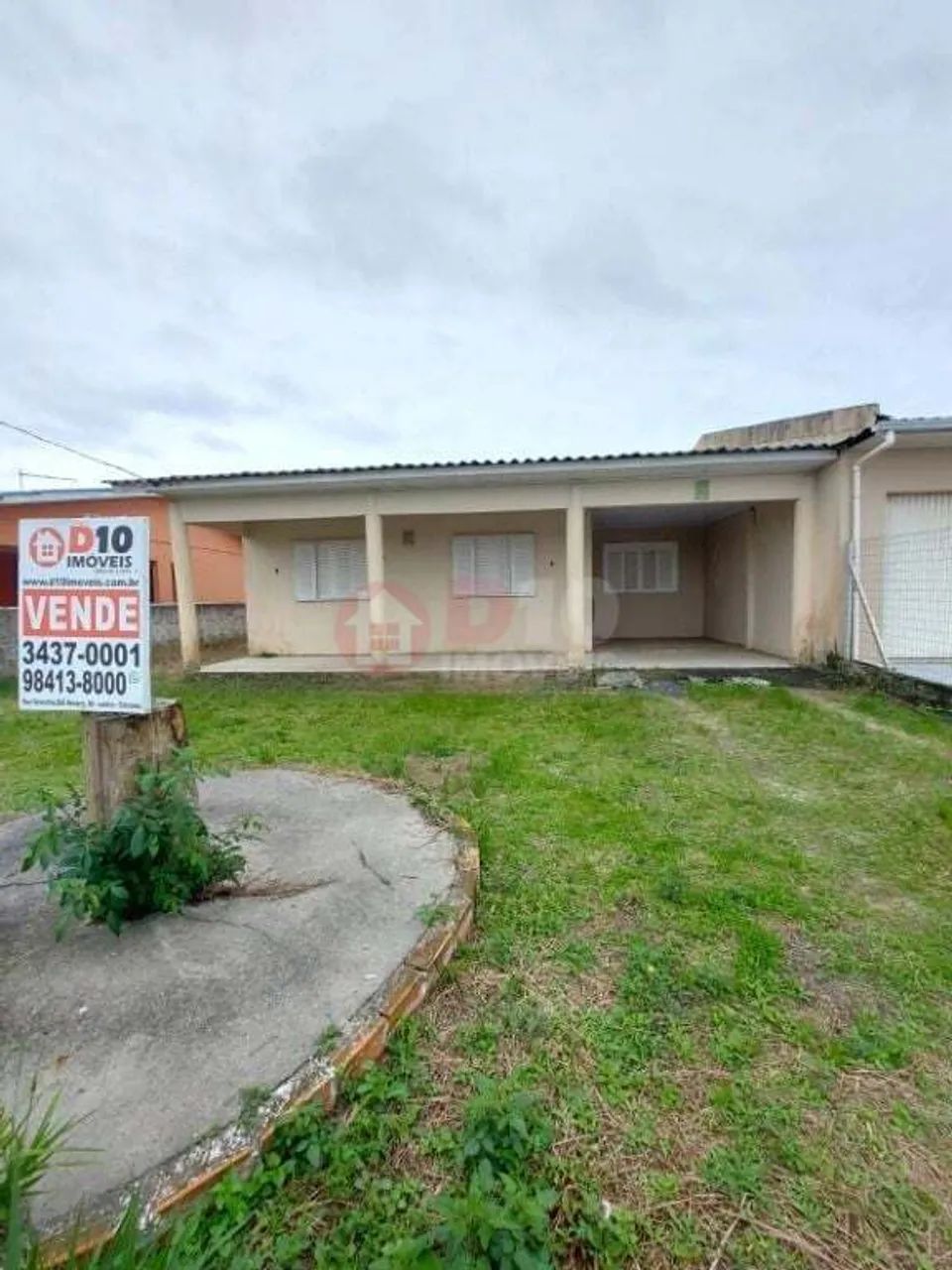Casa com 3 dormitorios à venda em Balneário Arroio do Silva-SC.