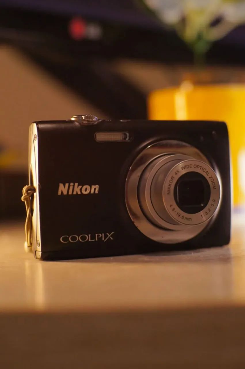 Câmera NIKON S2500 digital