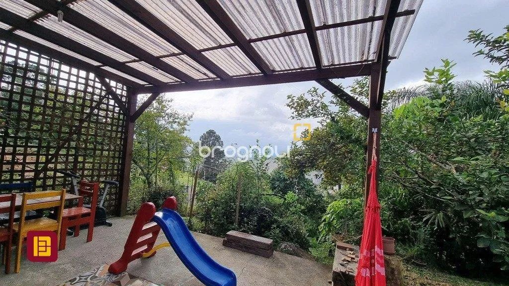 Casa com 5 dormitórios no Sambaqui - Foto 2