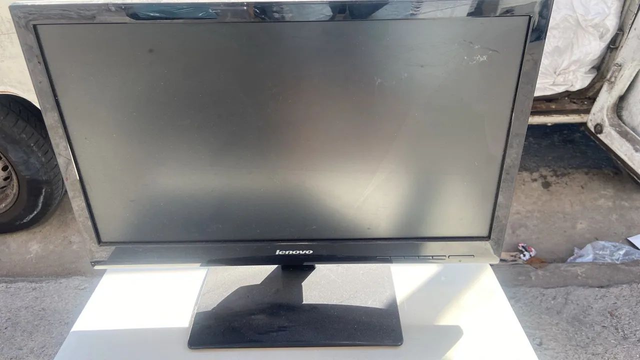 Monitor lenovo p / peças