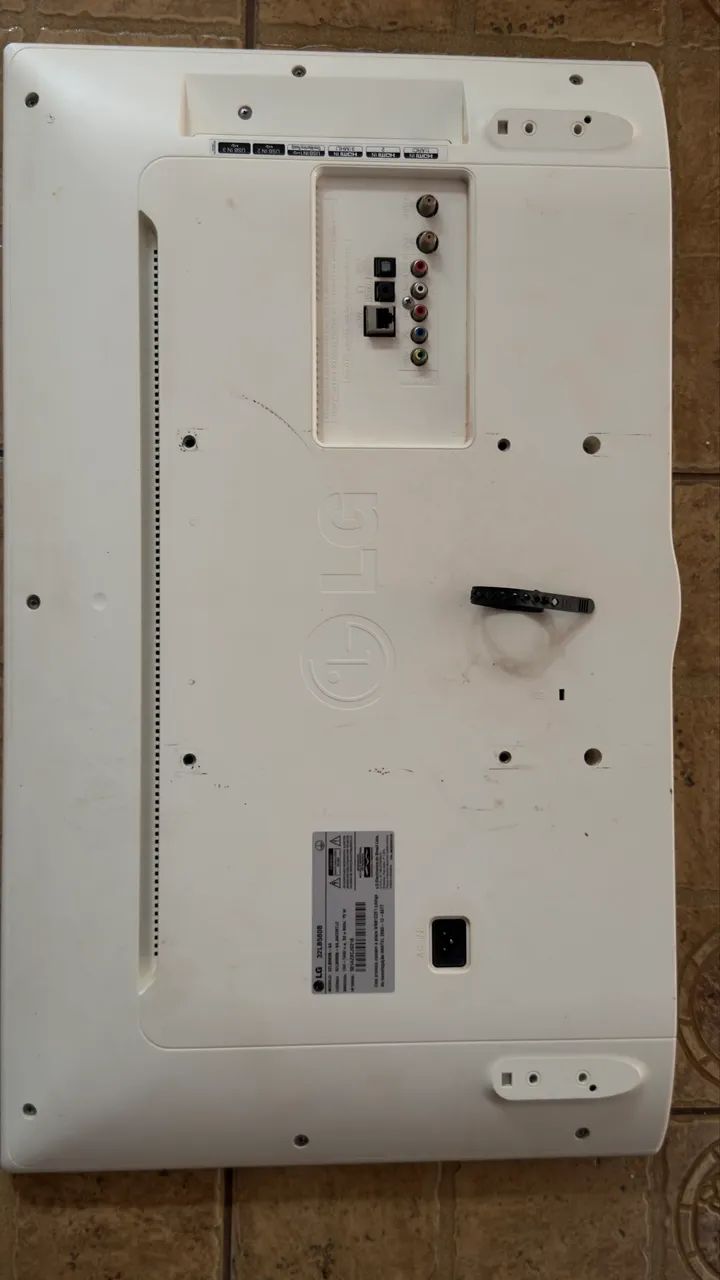 Tv LG usada está com a tela trincada - Foto 2